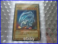 2002 Yu-Gi-Oh! 1st Edition Blue-Eyes White Dragon SDK-001 Ultra Rare PSA 6 Card