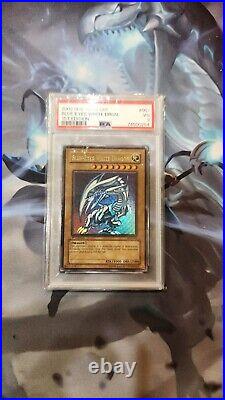 4× Yu-Gi-Oh! TCG Blue-Eyes White Dragon SDK-001 1st Edition Ultra Rare