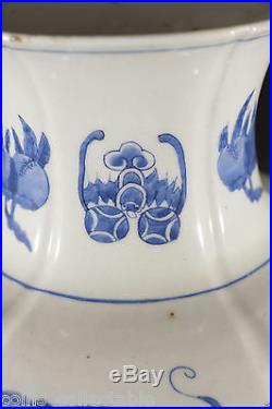 & Antique Chinese Blue & White Porcelain Emperor Five Claws Dragons Vase