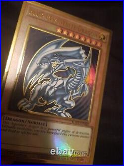 Blue Eyes White Dragon 1st Edition NA English Ultra Rare Holo YuGiOh Card 001
