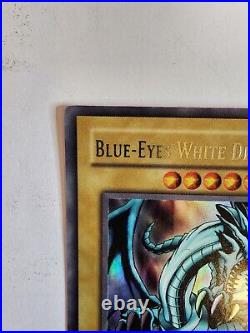 Blue-Eyes White Dragon LOB-001 The Legend of Blue Eyes White Dragon Unlimited