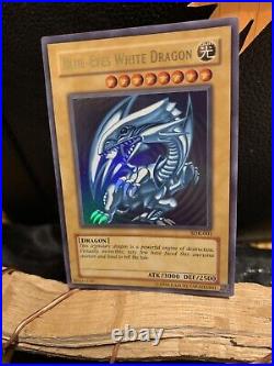 Blue-Eyes White Dragon SDK-001 Foil 1996 Very Sought After