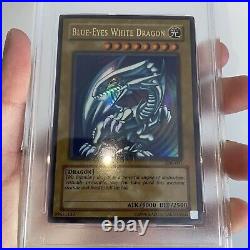 Blue Eyes White Dragon SDK-001 (PSA 8) YuGiOh Card