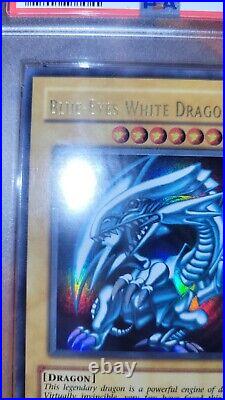 Blue-Eyes White Dragon SDK-001 Unlimited PSA 9 Mint Slight Titleshift Misprint