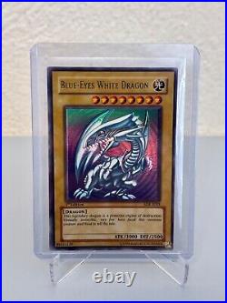 Blue-Eyes White Dragon SDK-E001 (Europe-1st Edition) Ultra Rare