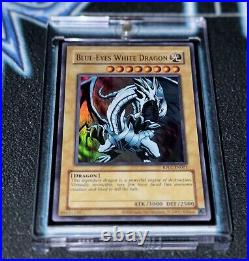 Blue-Eyes White Dragon Ultra Rare RP01-EN001 Retro Pack MINT