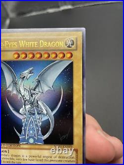 Blue-Eyes White Dragon YAP1-EN001 Ultra Rare Yugioh Yu-Gi-Oh! 10th Anniversary