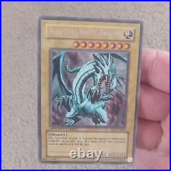 Blue eyes white dragon 1996 yu-gi-oh card lightly played