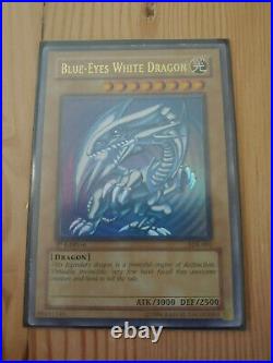Blue-eyes white dragon sdk-001 1st edition, in good condition