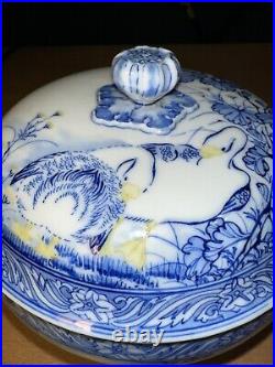 Chinese Asian Blue and white dragon footed lidded soup tureen 2 Geese/ Swan K