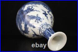 Chinese Blue&white Porcelain HandPainted Exquisite Dragon Pattern Vase 23080