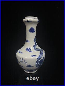 Chinese Blue&white Porcelain HandPainted Exquisite Dragon Pattern Vase 24746