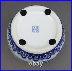 Chinese Ming Style Vintage Blue White Dragon Porcelain Lidded Ginger Temple Jar