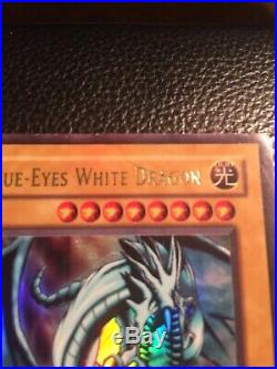YU-GI-OH BLUE-EYES WHITE DRAGON LOB-A001 1st Edition ULTRA RARE