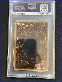 YUGIOH (Australian) Blue-Eyes White Dragon Kaiba SDK-A001 Ultra Rare PSA 8 Unl