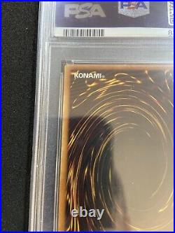 YUGIOH (Australian) Blue-Eyes White Dragon Kaiba SDK-A001 Ultra Rare PSA 8 Unl