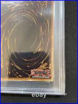 YUGIOH (Australian) Blue-Eyes White Dragon Kaiba SDK-A001 Ultra Rare PSA 8 Unl