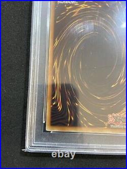 YUGIOH (Australian) Blue-Eyes White Dragon Kaiba SDK-A001 Ultra Rare PSA 8 Unl