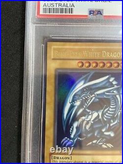 YUGIOH (Australian) Blue-Eyes White Dragon Kaiba SDK-A001 Ultra Rare PSA 8 Unl