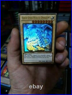 YUGIOH! Blue Eyes White Dragon GLD5-EN001Ghost Rare