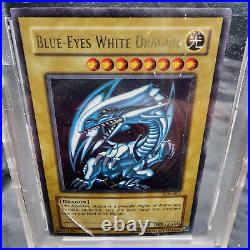 Yu-Gi-Oh 2002 Blue Eyes White Dragon SDK-001 1st Edition WCG 10 GRADED