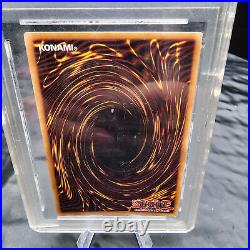 Yu-Gi-Oh 2002 Blue Eyes White Dragon SDK-001 1st Edition WCG 10 GRADED