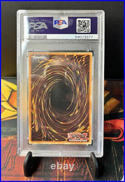 Yu-Gi-Oh! 2002 Blue-Eyes White Dragon SDK-001 Ultra Rare PSA 9 Mint