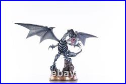 Yu-Gi-Oh! Blue Eyes White Dragon 14 PVC Statue SILVER EDITION