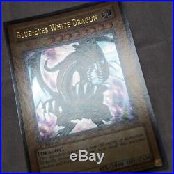 Yu-Gi-Oh Blue-Eyes White Dragon Asian Ultra Rare 1st LOB-001 NearMint-Excellent