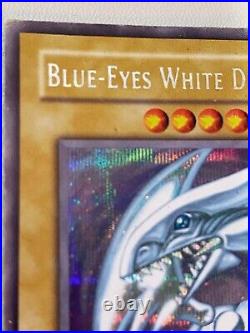 Yu-Gi-Oh! Blue-Eyes White Dragon DDS-001 Dark Duel Stories Prismatic Rare