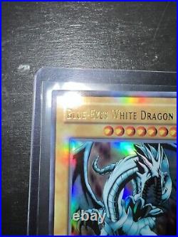 Yu-Gi-Oh! Blue-Eyes White Dragon LOB-001 1st Edition Asian English