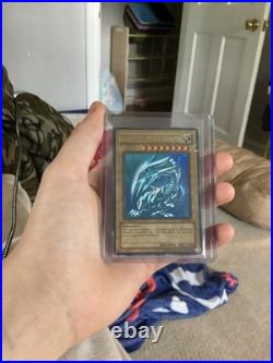 Yu-Gi-Oh Blue-Eyes White Dragon Ultra Rare Holographic 1st Edition Card