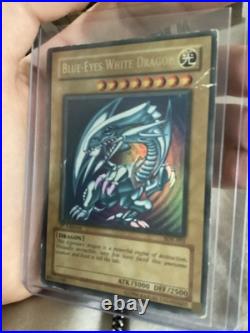 Yu-Gi-Oh Blue-Eyes White Dragon Ultra Rare Holographic 1st Edition Card