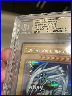 Yu-Gi-Oh! Dark Duel Stories Blue-Eyes White Dragon DDS-001 Secret Rare GEM 9.5