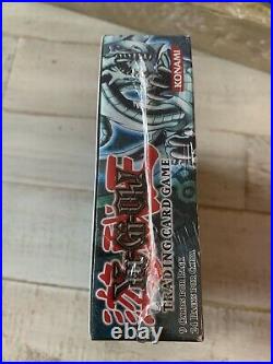 Yu-Gi-Oh! Legend of Blue Eyes White Dragon Booster Box 1st Edition Portuguese