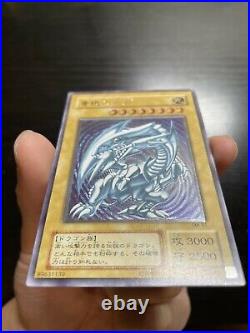 Yu-Gi-Oh NM SM-51 Blue Eyes White Dragon Ultimate Rare Card OCG
