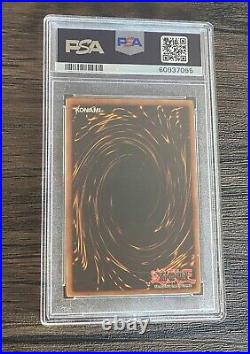 Yu-Gi-Oh! TCG Blue-Eyes White Dragon Kaiba SDK-001 PSA 8