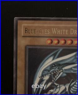 YuGiOh Blue-Eyes White Dragon 1st Edition SDK-001 Kaiba Starter