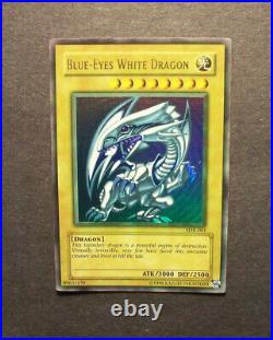 YuGiOh! Card 1996 Ultra rare Blue-Eyes White Dragon SDK 001