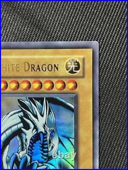 YuGiOh TCG Blue-Eyes White Dragon LOB-001 1st Edition Ultra Rare English