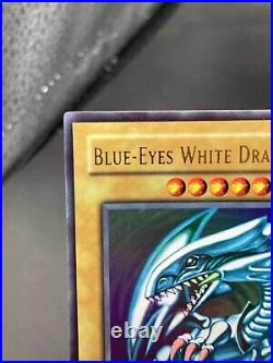 Yugioh BLUE EYES WHITE DRAGON SDK-001 1st Edition Ultra Rare asian