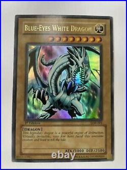 Yugioh Blue-Eyes White Dragon 1st Edition LOB-001 NM And Mint SDK-001