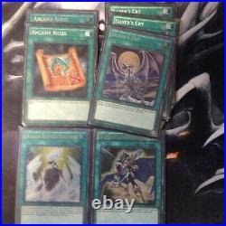 Yugioh Blue-Eyes White Dragon Deck Comes With Sleeves