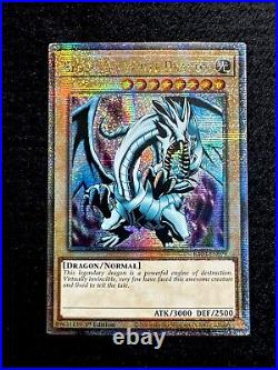 Yugioh. Blue Eyes White Dragon. Quarter Century Secret Rare. Ra03-en079. Nm