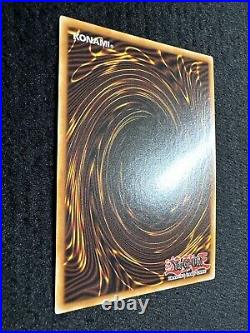 Yugioh. Blue Eyes White Dragon. Quarter Century Secret Rare. Ra03-en079. Nm