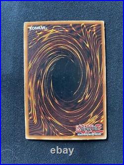 Yugioh Blue-Eyes White Dragon SDK-A001 1st Edition NM