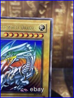 Yugioh Blue Eyes White Dragon Ultra Rare SDK-001 1st