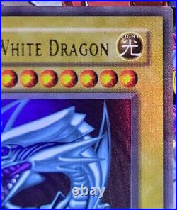 Yugioh Blue-Eyes White Dragon Ultra Rare SDK-001 Holo Bleed Konami 2002 NM