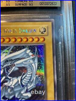 Yugioh QUAD BGS 9.5 Blue-Eyes White Dragon DDS-001 Prismatic Secret Rare