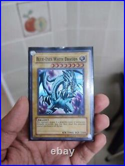 Yugioh tcg card Blue Eyes White Dragon rare holographic trading card